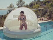 Melisa Mendini Gold Teaser Floating 2/16