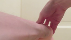 オナホにフィストファックしようとした変態男（Hentai boy is Fisting Adult Toy!!）