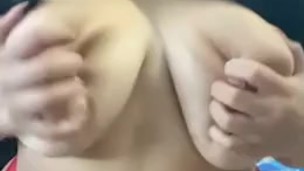 Video masturbandome incluye varios squirt 