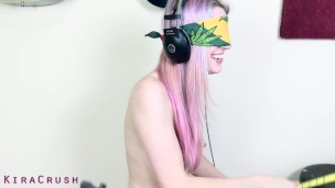 Naked Girl Plays Drums Blindfolded!!! (iDKHow - Do It All The Time)