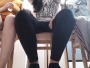 Мои коллеги меня начали трогать под столом и я им ответила взаимностью - lesbian_illusion 1/16