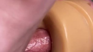 Fodendo minha Toy (no balcão!)