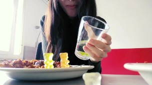 Giantess vore a pizza with extra tinys! (Trailer)