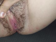 Mi hermanastra se calienta en mi coche y se quita la ropa 15/16