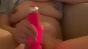 Wife loves making herself cum