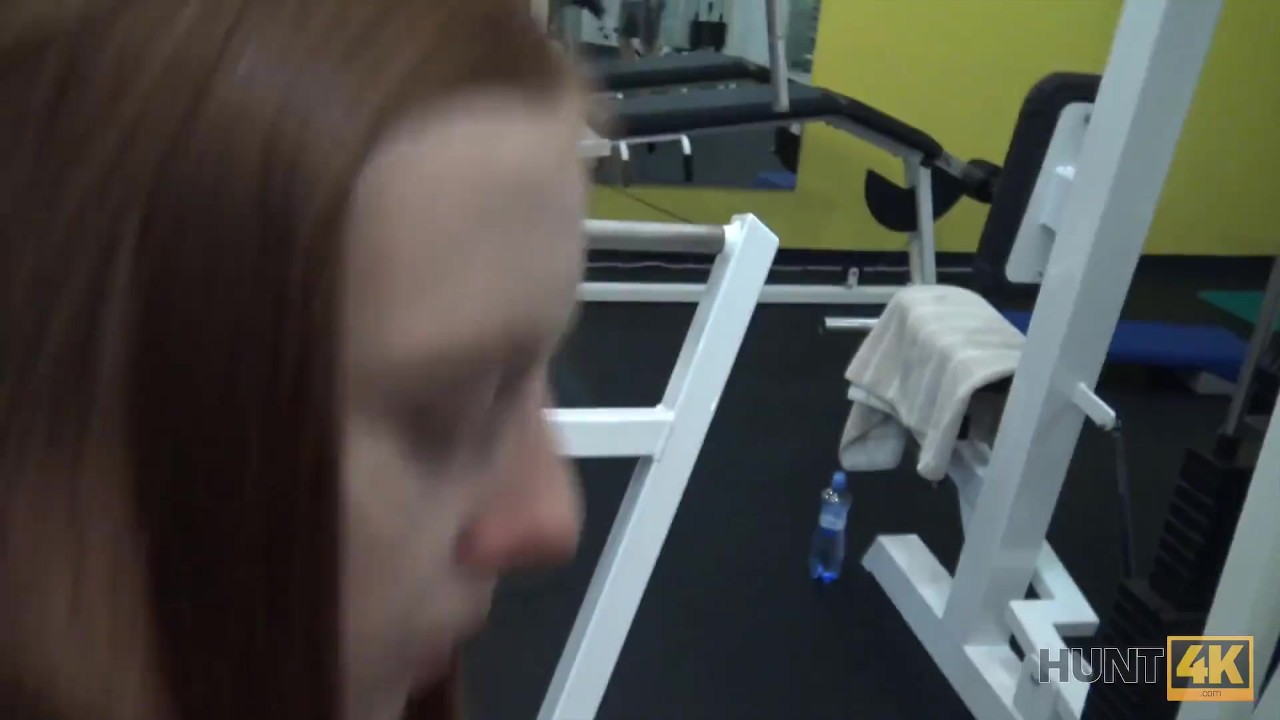 HUNT4K Nettes Mädchen anstatt zu trainieren hat Sex im Fitnessstudio mit einem reichen Jäger - 無料セックスビデオ - RedTube