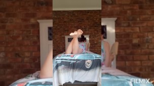 Shaking Feet While Reading
