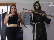 METTO IL CAZZO ALLA STATUA 