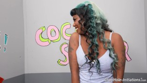 Big Ass Ebony Daizy Cooper Gives Blowjob And Fucks White Gloryhole Dicks