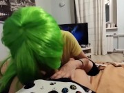 Фанатка мортал комбат отсосала соседу  после игры  14/16