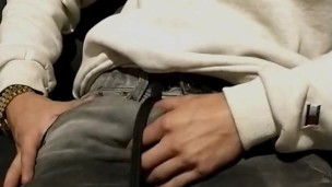 chico sexy quiere jugar en la universidad