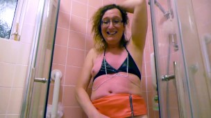 Squirting out an ass full of Piss. Piss Enema by Essex Girl Lisa