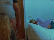 Mientras mi hermanastra esta en la cama , yo le hago una mamada a su novio y semen en mis tetas 15/16