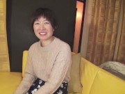 「原えり」さんが乳首が透けるほどの薄手の水着に着替えて - Screenshot 2 of 16 - Cum