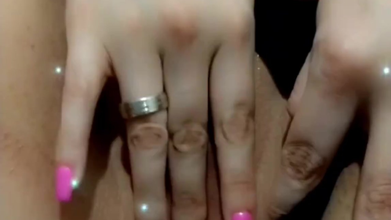 NOVINHA EXIBINDO E MASTURBANDO A BUCETINHA LISINHA - Video di sesso gratis - RedTube