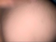 Gostosa da bunda perfeita cavalgando até gozar na bucetinha 10/16