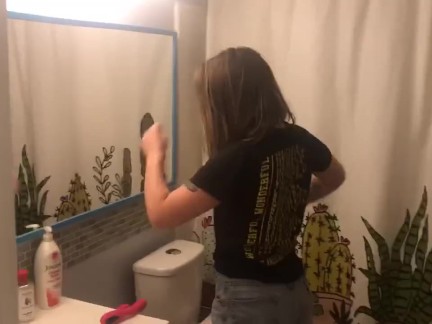 HORNY GIRL Watch Me Fuck Myself in the Shower