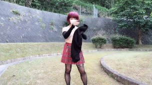 [Crossdresser] Naked exposure from no bra no panties in the park
