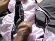 ななちゃん（18）ロリ可愛い女子大生のパンツのクロッチに擦り付け大量射精 - Screenshot 14 of 16 - Ejaculation