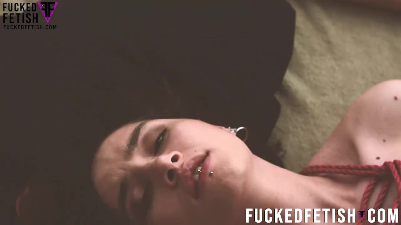 Teen girl plays with bondage to reach orgasm - Free Sex Video - RedTube