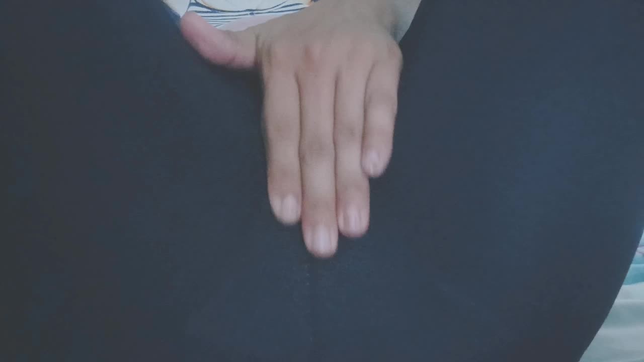 Thai teen plaing pussy with vibrator เด็กไทยเล่นหี - RedTube