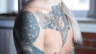 Fit girl trains naked and horny 🥵