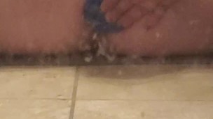 White anal whore fucks ass