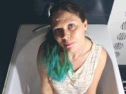 Cutie girl does blowjob and takes golden rain in the bath 9/16