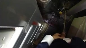 外でおしっこ！撮影してると思ったら勃起してきました（笑）