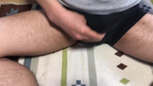 【HD】パンツ越しにシコシコと手コキ！オナニーが気持ちよすぎて声を出しながら中に大量放出！！