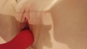 Skinny girl with perfect body masturbates her hot pussy