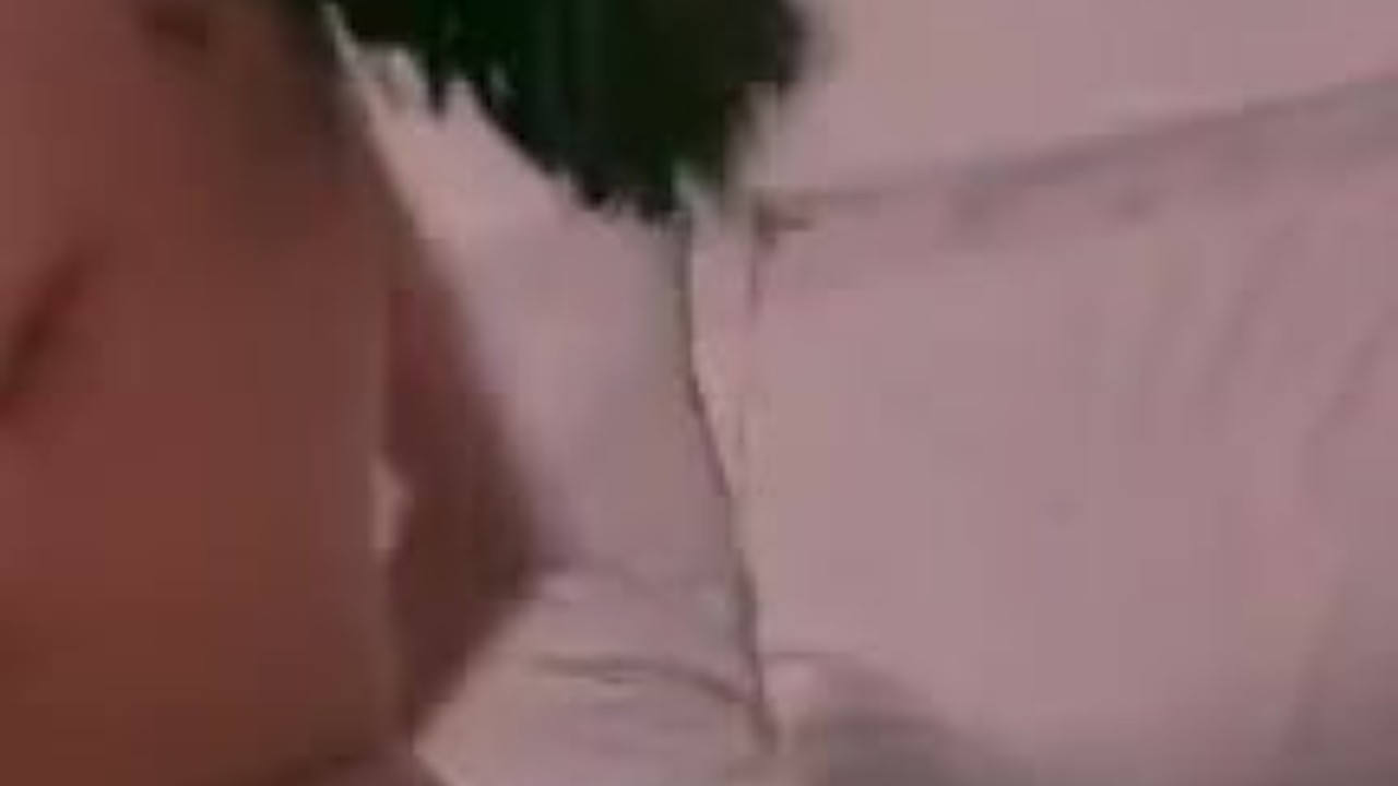 Música e Naked Hot novinha - Vídeo de sexo grátis - RedTube