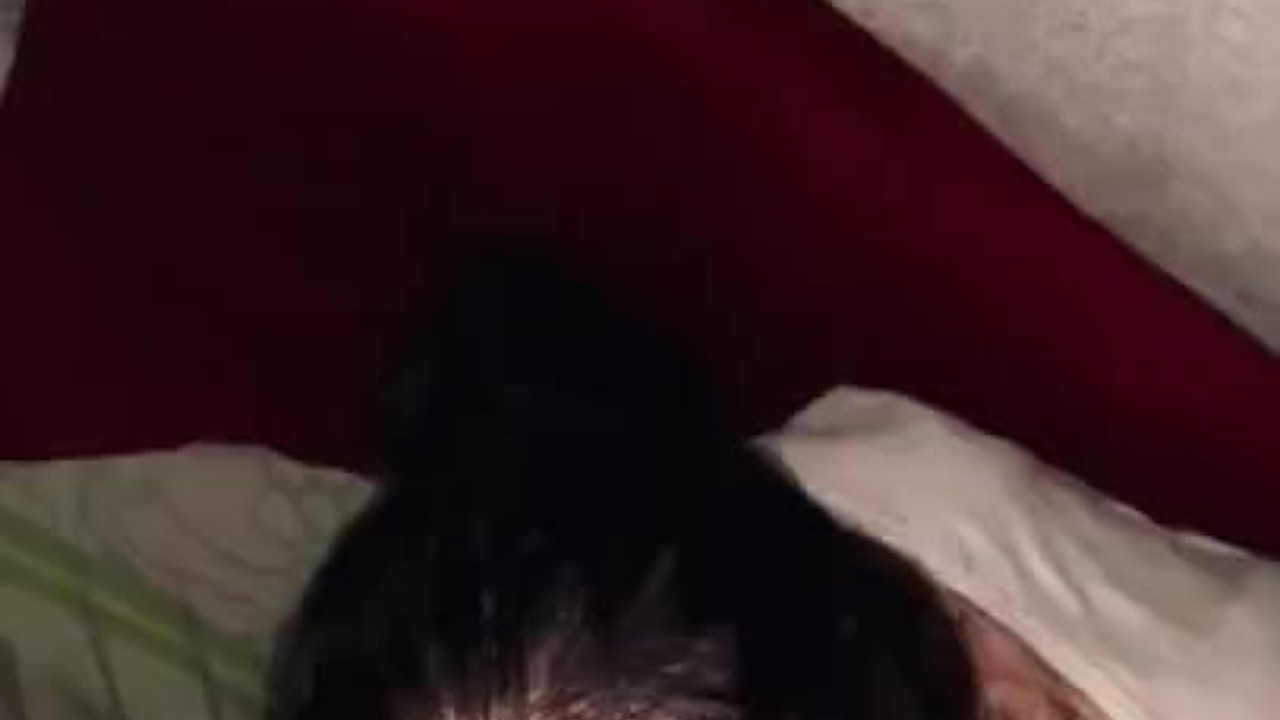  Jovencita de 18 años chupando polla con semen en la cara - Video de sexo gratis - RedTube