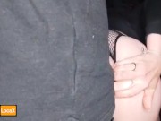 On nous regarde pendant qu'elle me suce et que je la sodomise 13/16