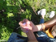 HANDJOB A HARD COCK TO A STRANGER IN THE PARK 15/16