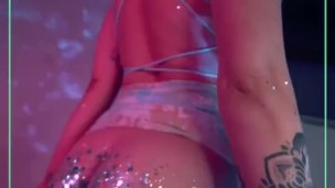 Glitter ass twerk fuck machine dance