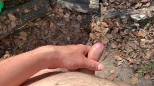 Öffentlich im Wald mit meinen Sex Toys Spielen
