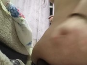 Моя девушка растягивает и фистит свой анал для любовника 1/16