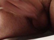 Ссу и дрочу на унитазе. Pissing and masturbation in the toilet.