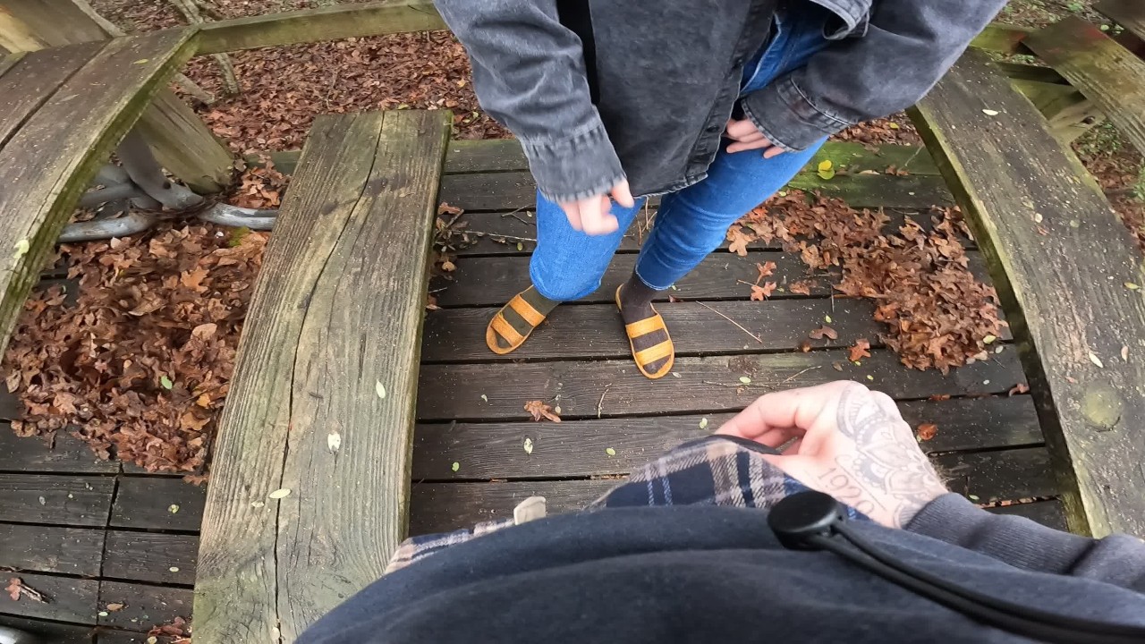 Friend makes me cum in public park - RedTube