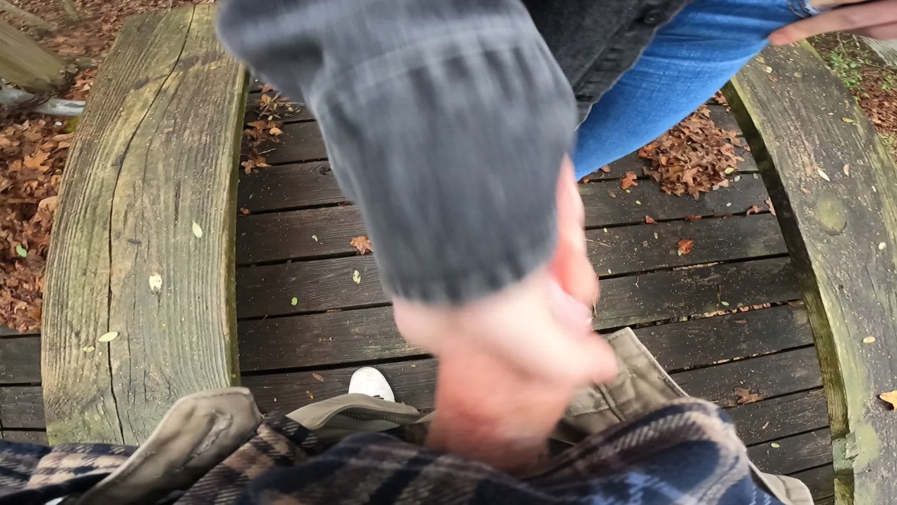 Friend makes me cum in public park - RedTube