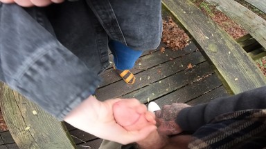 Friend makes me cum in public park