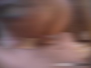 مكوة مشدودة تحت التنورة البيضاء 9/16