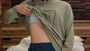 女装オナニー スカート履いてちんぽに電マを当てがい情けない声を上げて射精します…