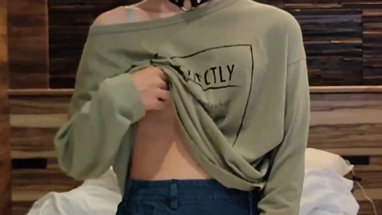 女装オナニー スカート履いてちんぽに電マを当てがい情けない声を上げて射精します… - Free Sex Video - RedTube