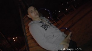 Masturbação na noite em Praga - corrida Mickey