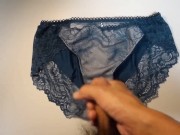 ありさちゃん（24）大学院生のパンツに少量射精　