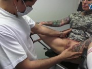 Doktor fickt Patientin in der Praxis 7/16