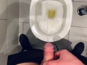 Do like that to feel the pleasure! Desperate pee and handjob ! British big cock.