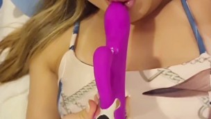 Olha como meu brinquedinho novo tira mt mt mt melcinho da minha ppkinha 💦💦 